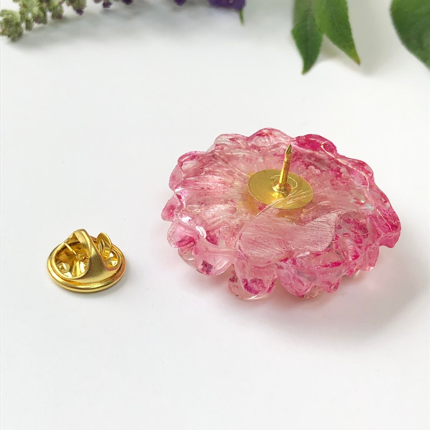Miniature Handmade Polymer Clay Bee on Epoxy Resin Flower Lapel Pin Br๐๐ธ Buzzing with Elegance: Introducing our Miniature Handmade Polymer Clay Bee on Epoxy Resin Flower Lapel Pin Brooch! ๐ธ๐Looking to add a touch of whimsy and natuBee lapel pinPadpod & BerrieMy Fairytale GiftsEpoxy Resin Flower Lapel Pin Brooch