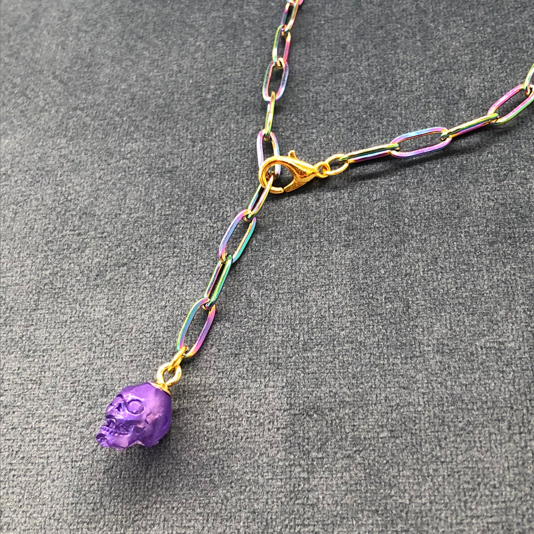 Rainbow Candy Skull necklace made to orderRainbow Candy Skull necklace purple or pink skull, rainbow paper chain with coloured resin skull from handmade silicone mould. 
 
Made to Order creation will take apPadpodandberrieMy Fairytale GiftsRainbow Candy Skull necklace made