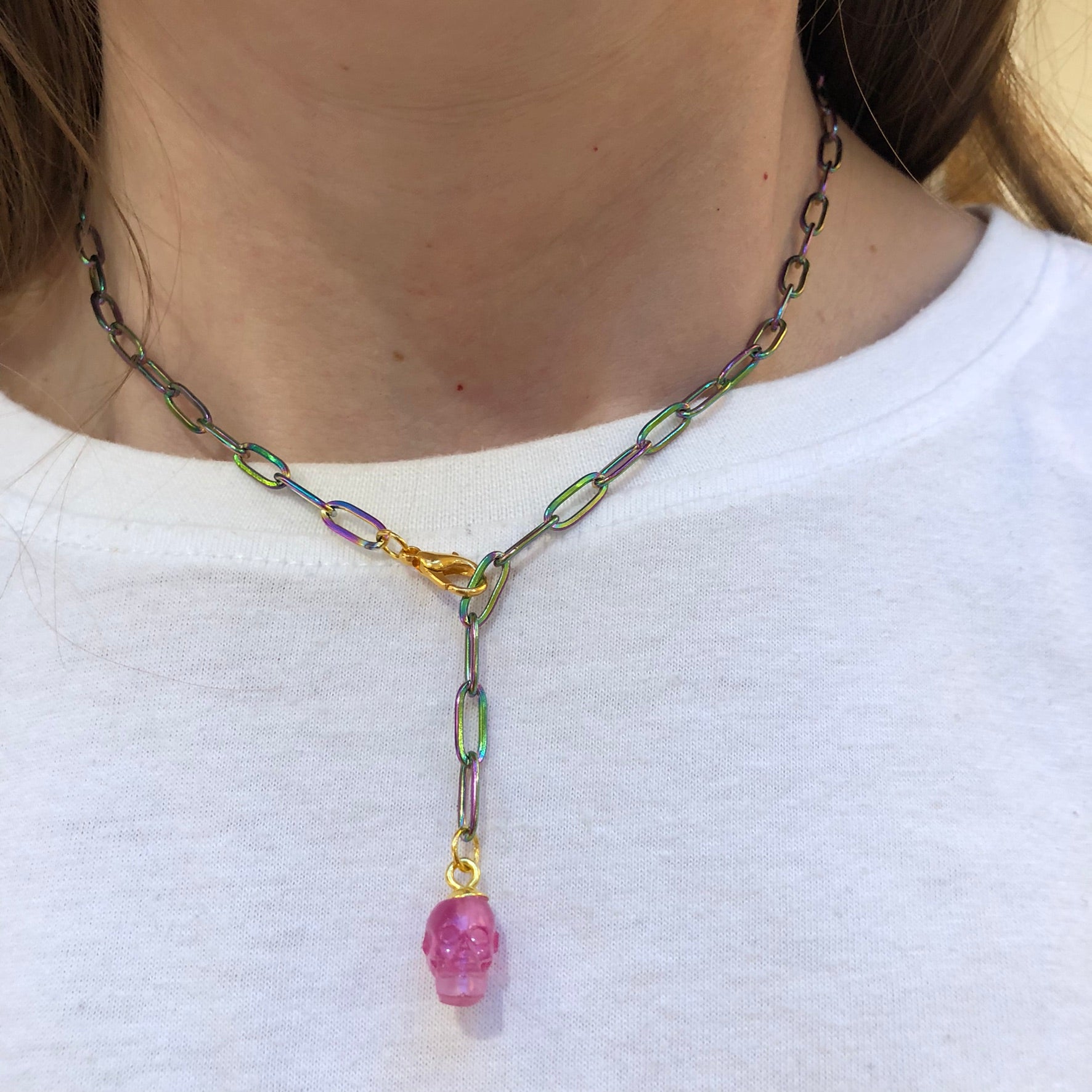 Rainbow Candy Skull necklace made to orderRainbow Candy Skull necklace purple or pink skull, rainbow paper chain with coloured resin skull from handmade silicone mould. 
 
Made to Order creation will take apPadpodandberrieMy Fairytale GiftsRainbow Candy Skull necklace made