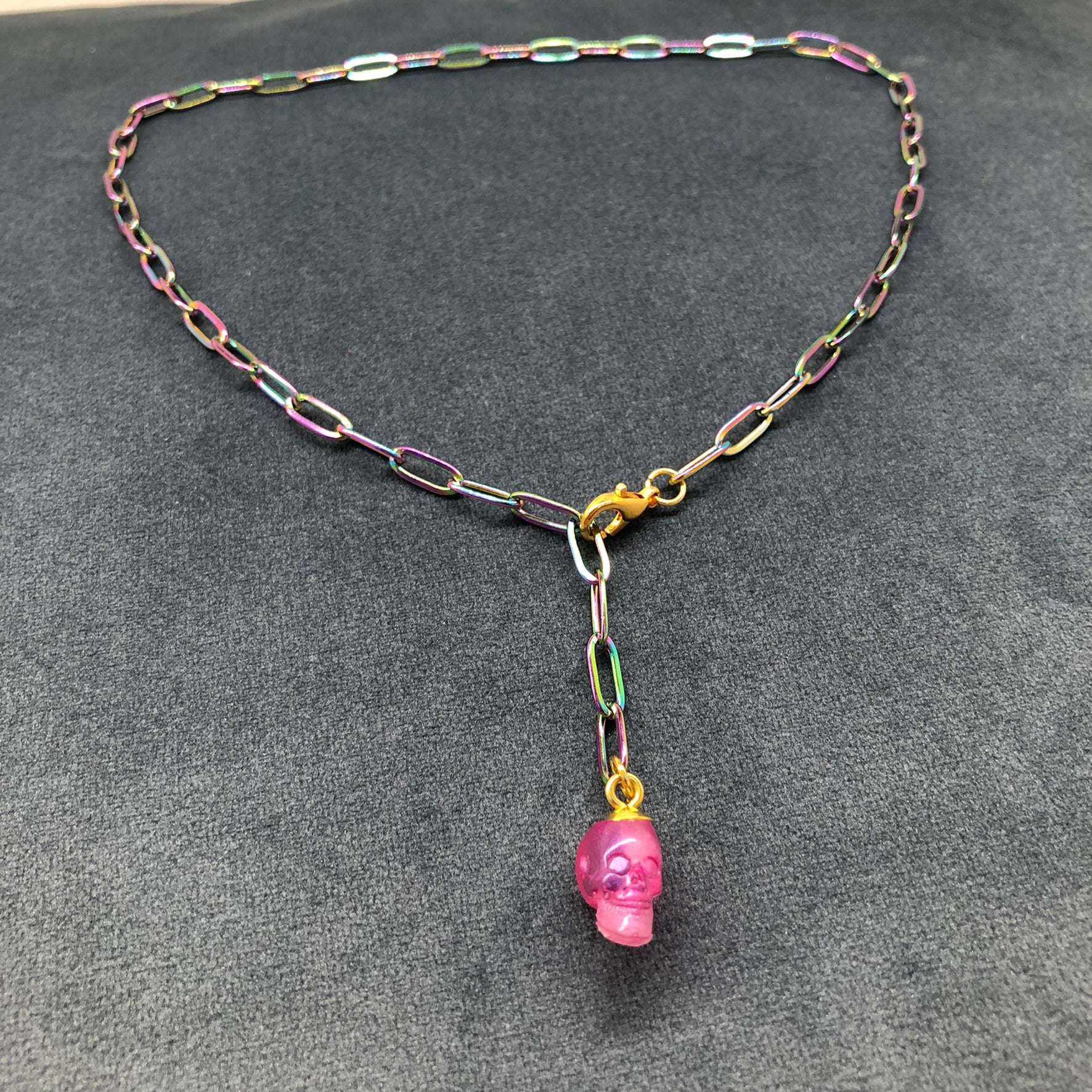Rainbow Candy Skull necklace made to orderRainbow Candy Skull necklace purple or pink skull, rainbow paper chain with coloured resin skull from handmade silicone mould. 
 
Made to Order creation will take apPadpodandberrieMy Fairytale GiftsRainbow Candy Skull necklace made